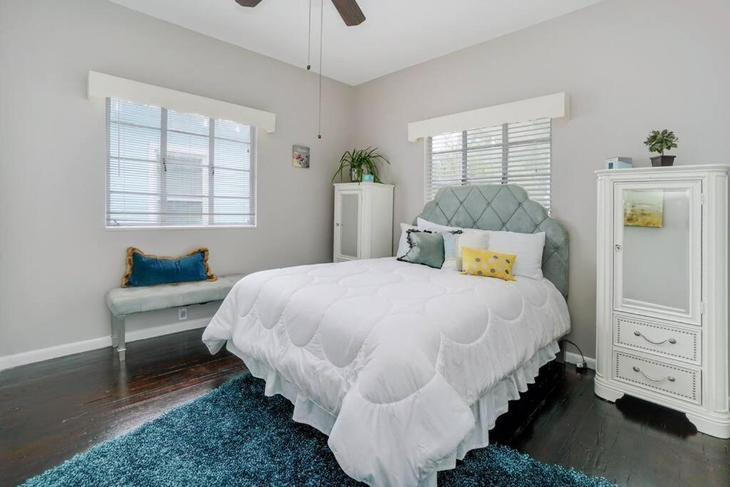 No Ho Yellow Door Bungalow Tampa Extérieur photo
